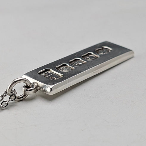 1977年 英国ブリタニアシルバー製インゴットペンダント 1/2トロイオンス ネックレス付